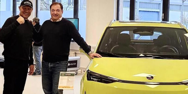 Lars Nikolai Stevenson teilt positive Elaris Erfahrungen mit elektrischen Fahrzeugen der Marke