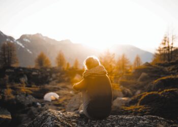 Nadine Nissen, Dipl.-Reha Psychologin & Reiki-Meisterin, bietet Psychotherapie und energetische Behandlungen in Hamburg