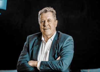 Thomas Scheffel, Experte für internationale Vertragsanalyse, berät Unternehmen zu grenzüberschreitenden Vereinbarungen